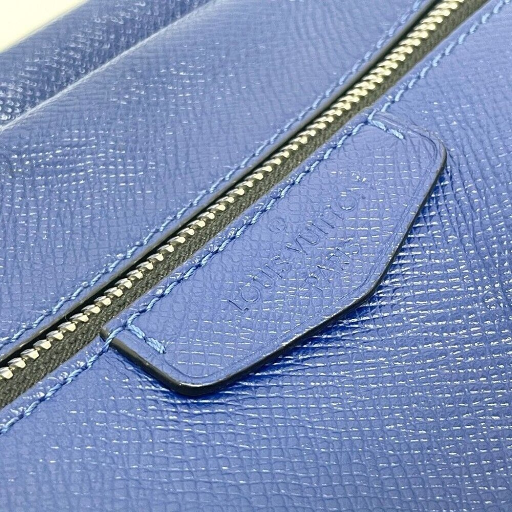 LOUIS VUITTON M33437 Taiga Outdoors Messenger Shoulder Bag TaigaLeather blue - Picture 10 of 11